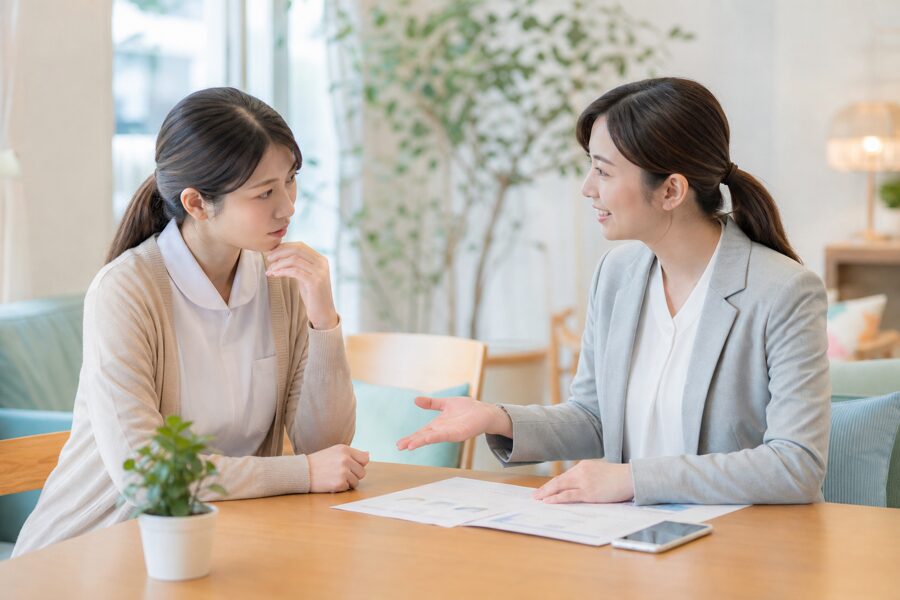 看護師が働き方について相談している様子